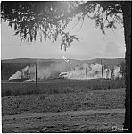 Советские войска бомбардируют станцию