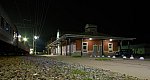 станция Свирь: Пассажирское здание, вид ночью
