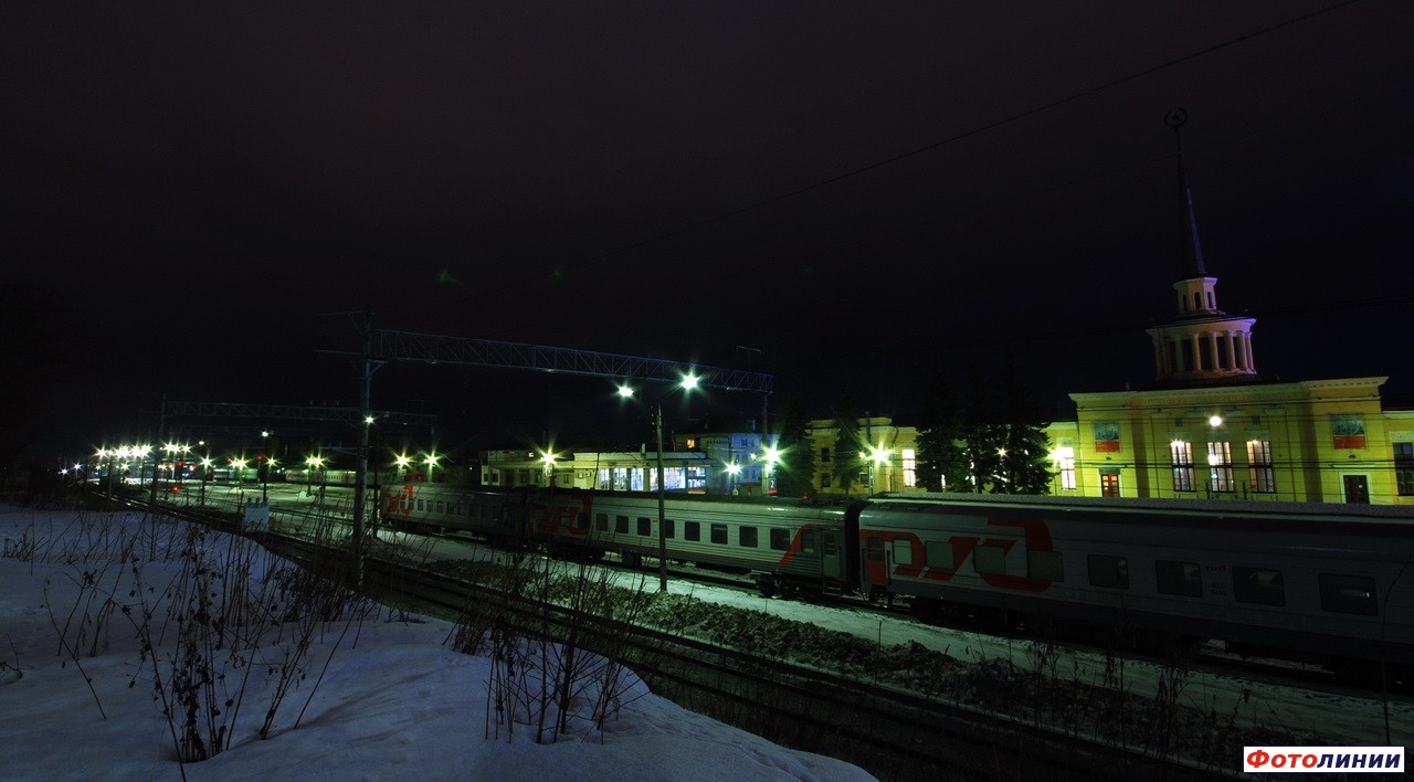 Вид станции на север ночью