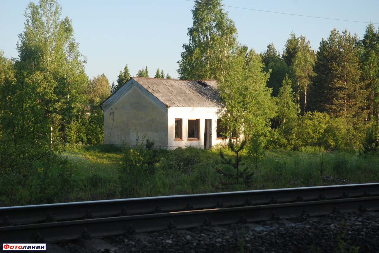 Заброшенное здание на бывшей станции