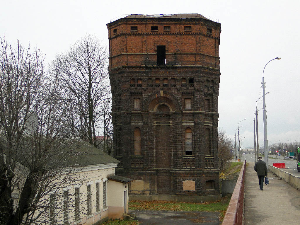 старая водонапорная башня