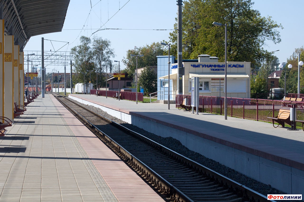 Платформы, билетная касса, вид в сторону Баранович