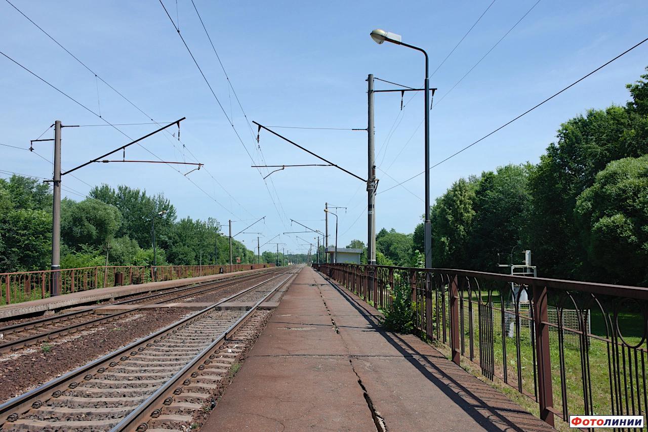 Платформа № 2, вид в сторону Минска