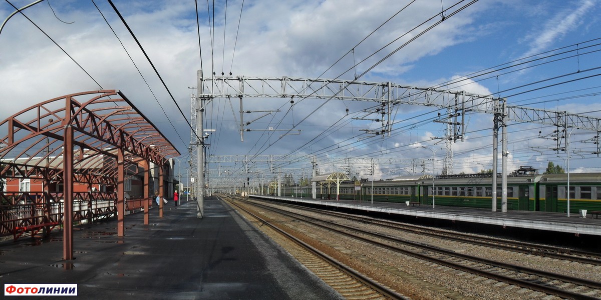 Вид с 1-ой платформы в направлении С.-Петербурга