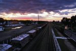 станция Новоельня: Вид с пешеходного моста на закате