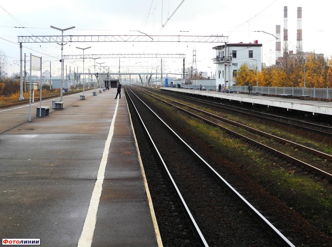 Вид со 2-й платформы в сторону Лигово
