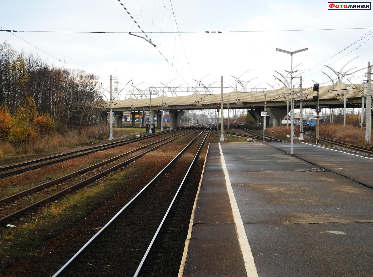 Вид со 2-й платформы в сторону станции Санкт-Петербург-Балтийский