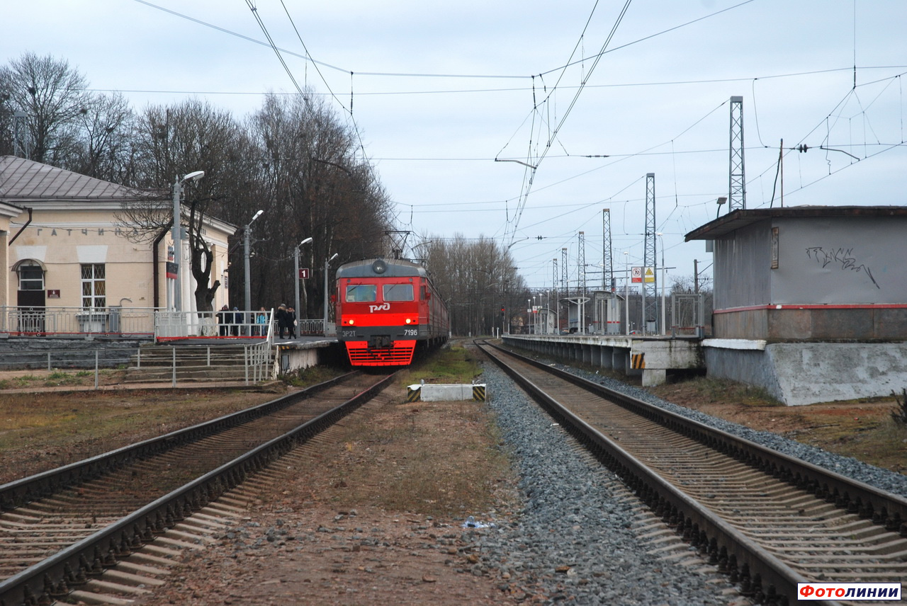 Вид платформ в сторону Гатчины-Товарной-Балтийской
