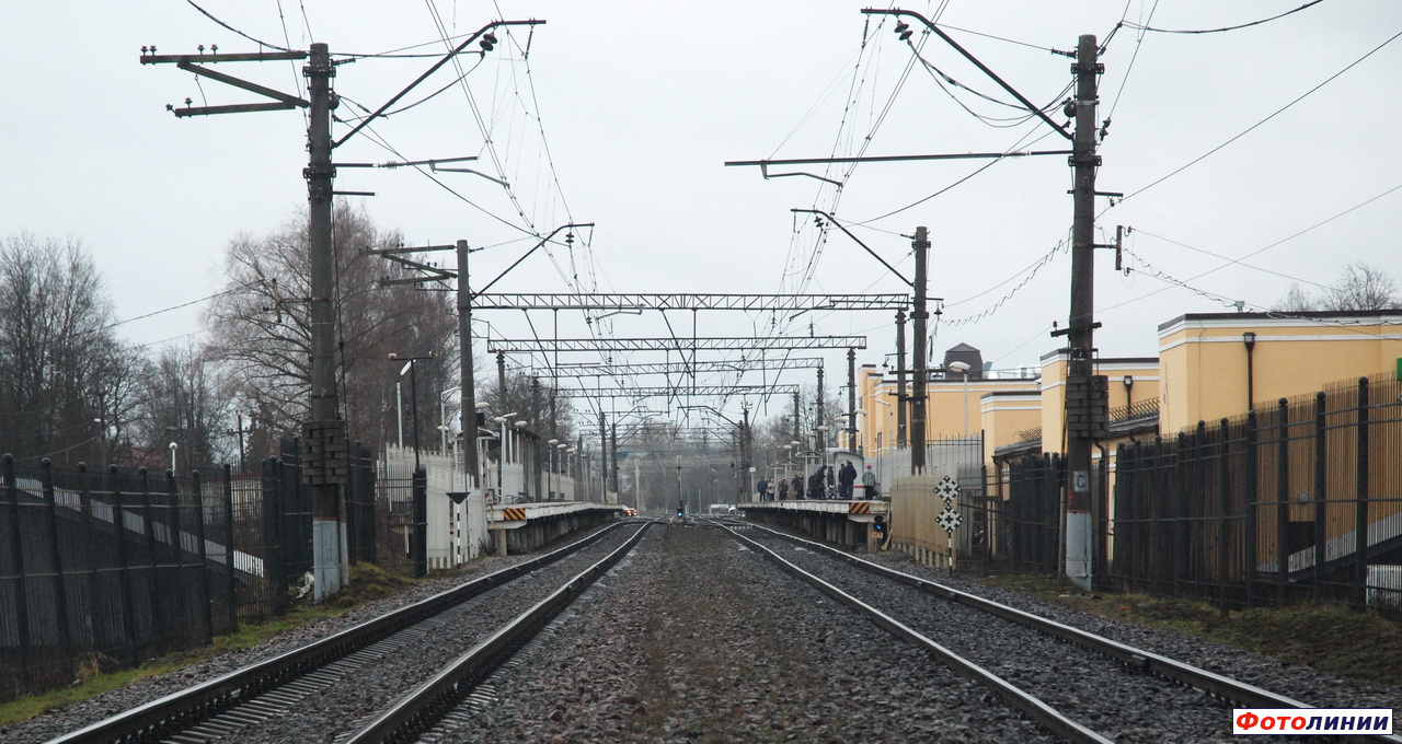 Вид платформ в сторону Гатчины-Варшавской