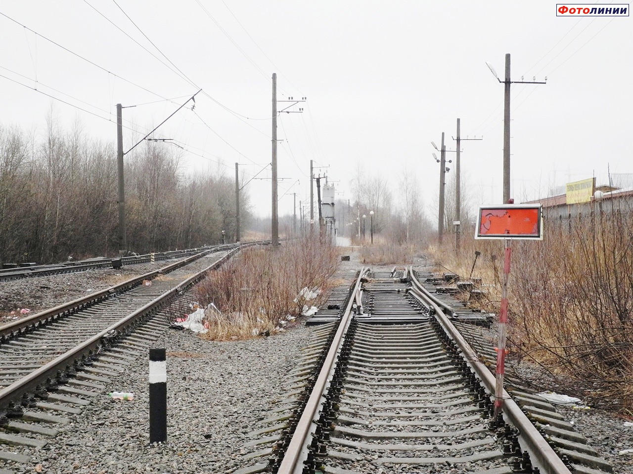 Разобранный путь в электродепо ТЧ-4 "Северное" Петербургского метрополитена в чётной горловине