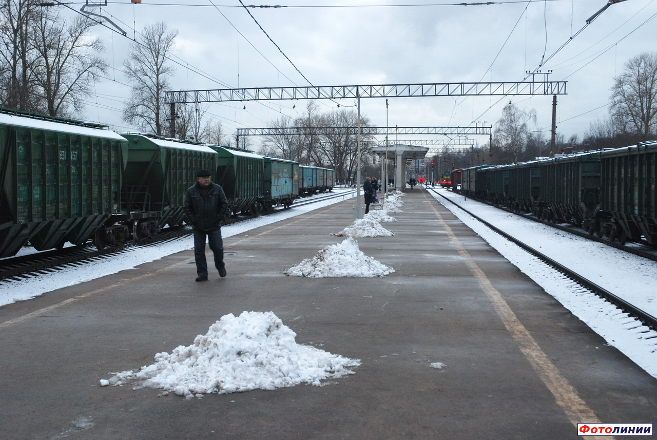 Вид платформы в сторону Санкт-Петербурга-Финляндского