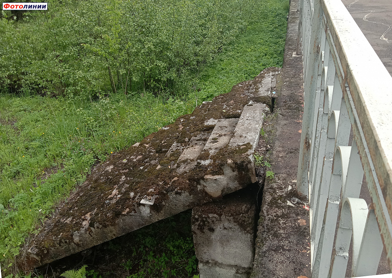 Брошенные после реконструкции платформы бетонные ступени
