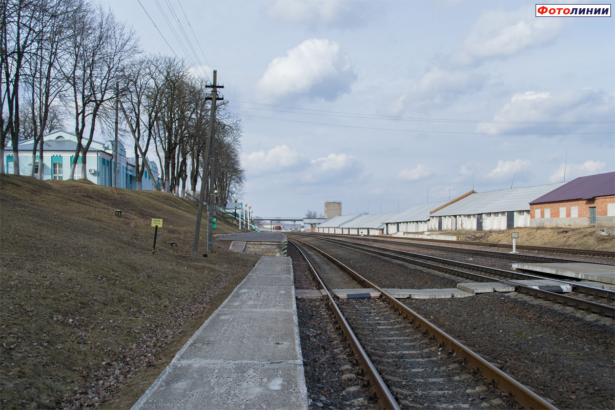 Вид в сторону Словечно с платформы
