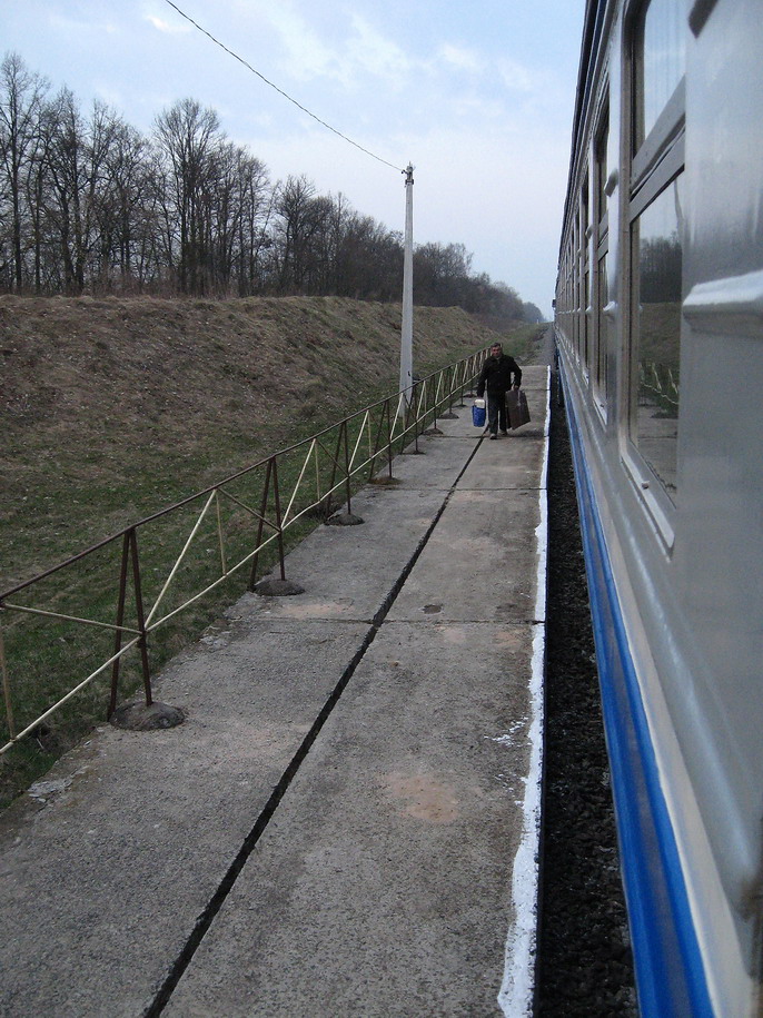 Вид платформы из поезда
