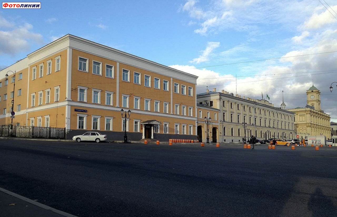 Здания технологического центра управления пригородным пассажирским комплексом, центрального таможенного управления и Ленинградского вокзала