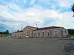 станция Барвенково: Пассажирское здание, вид с привокзальной площади