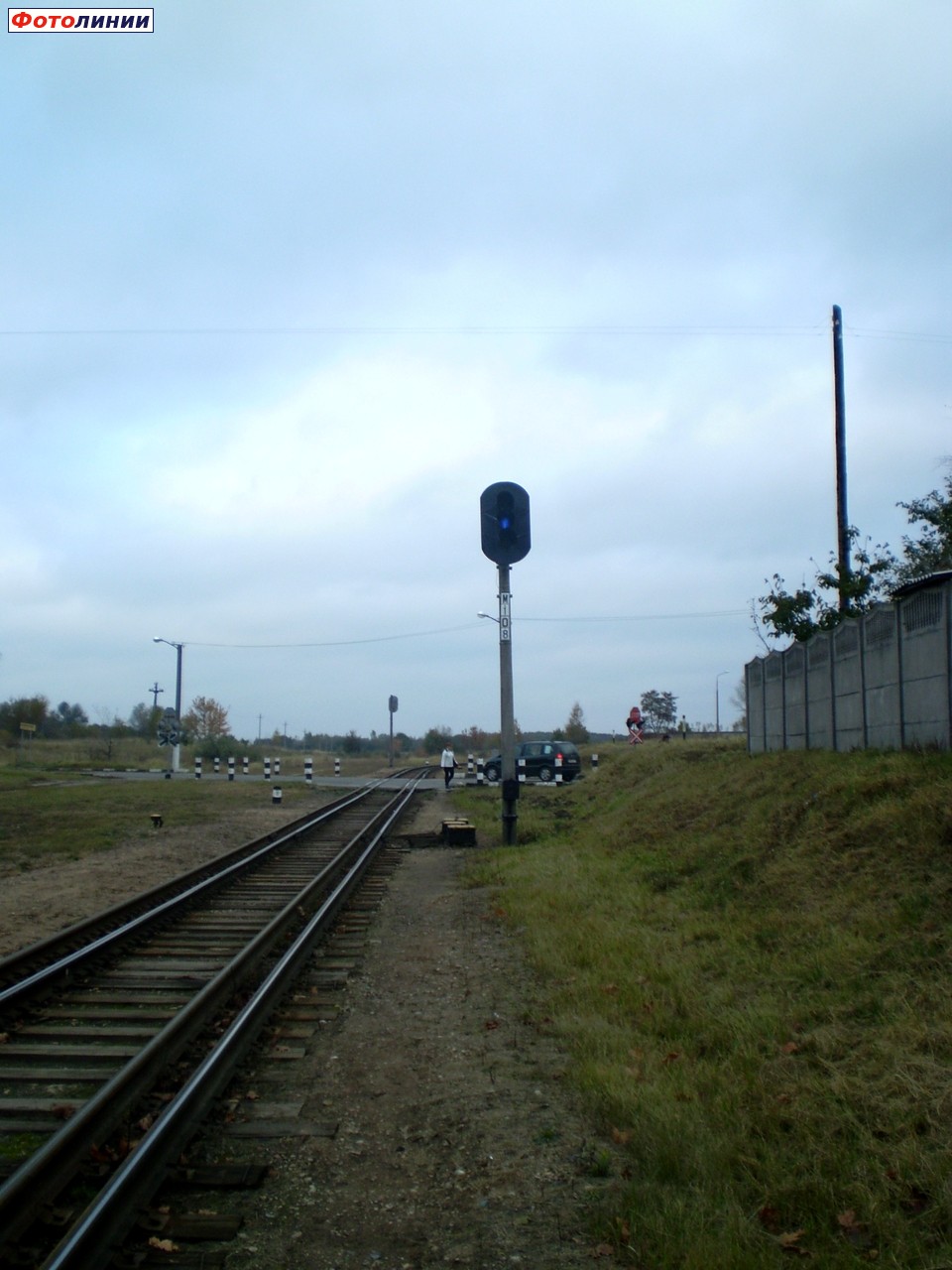 Маневровый светофор М108, совмещённый с заградительным, у выхода из парка Заречица