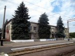 станция Амвросиевка: Вид на вокзал со стороны путей