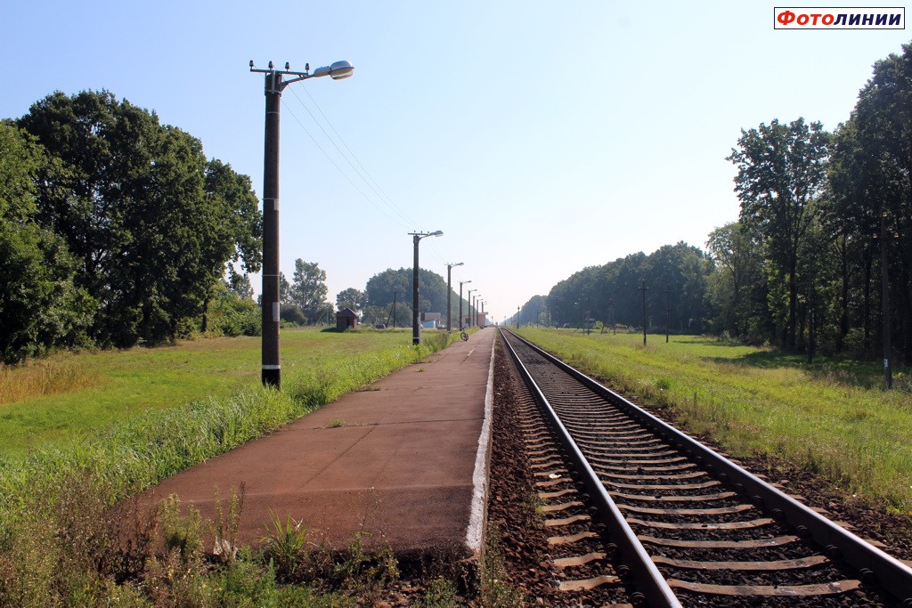 Вид пассажирской платформы в сторону Дрогичина