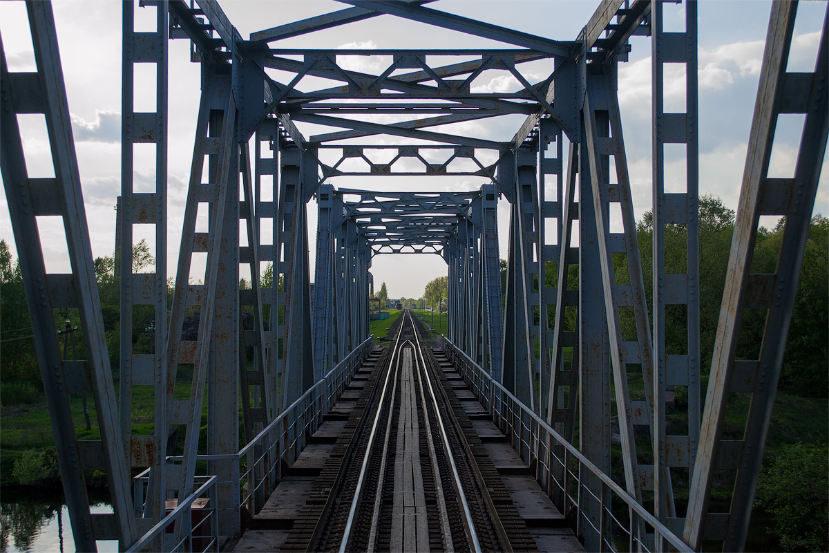 Мост в пределах станции