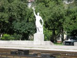 станция Луганск: Памятник у поста ЭЦ