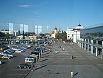станция Донецк: Вид на привокзальную площадь с третьего этажа пригородного вокзала