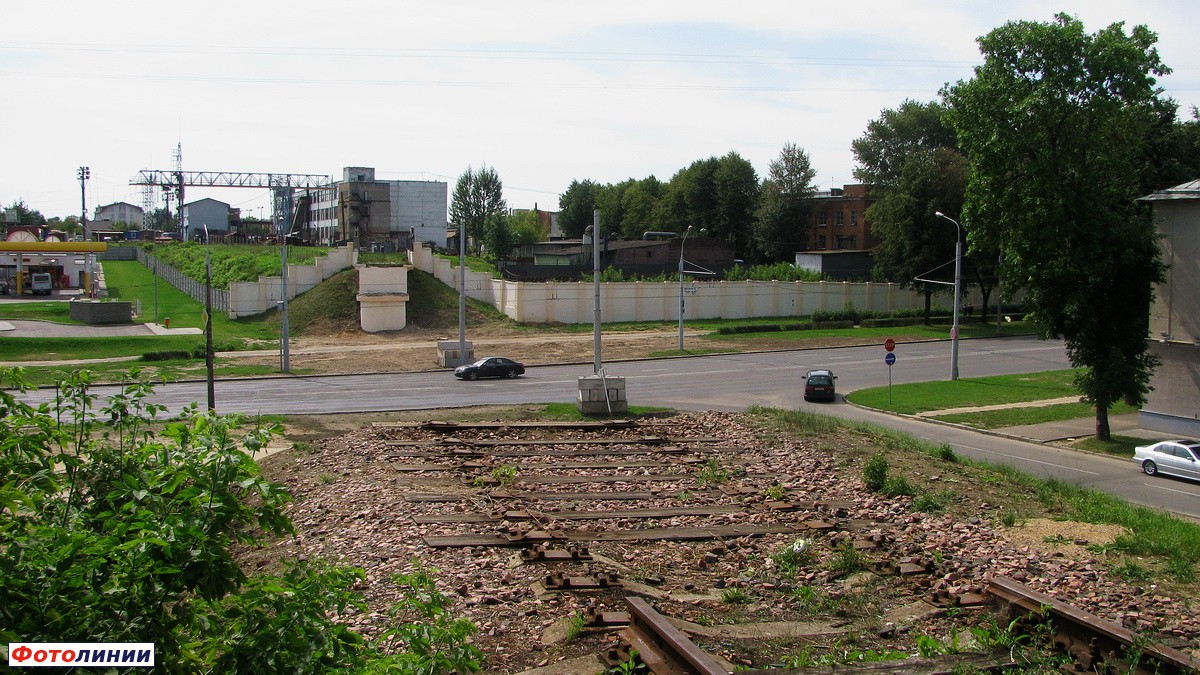 Вид на разобранный путепровод через Партизанский проспект, подъездной путь мотовелозавода