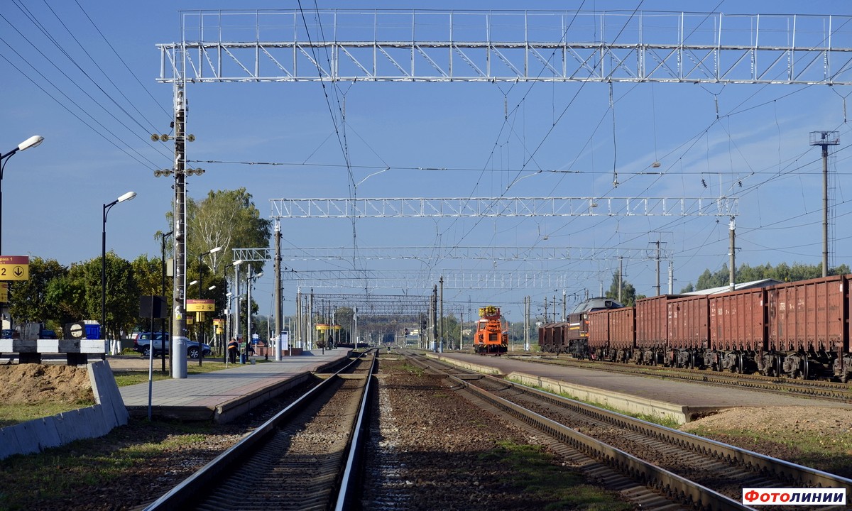 Главные пути и платформы, вид в сторону Минска
