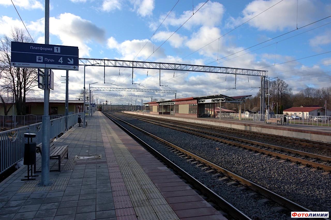 Первая платформа, вид в сторону Минска