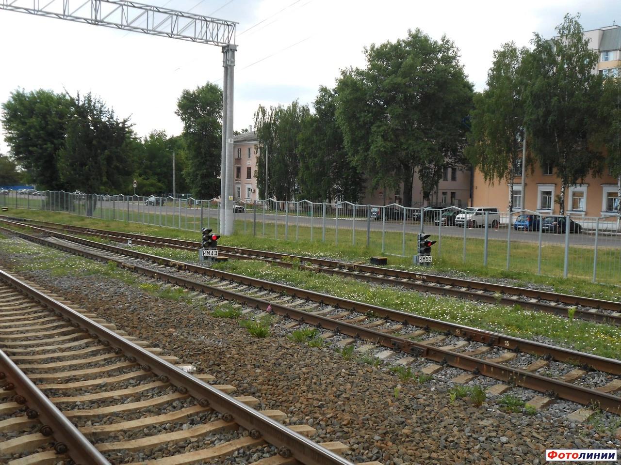 Маршрутные светофоры НМ43 и НМ53 в парке на месте бывшей станции Заводская