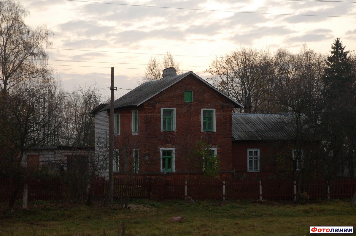 Станция Лотва. Здание бывшей насосной (в настоящее время - жилой дом) —  Railwayz.info