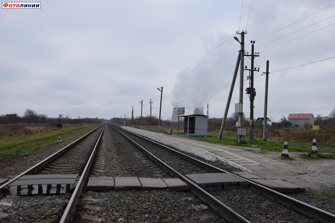 Вид путей и платформы в сторону Черняховска