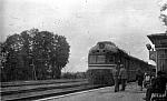 Прибытие дизель-поезда сообщением Черняховск - Железнодорожный, тогда ещё на станцию, Мозырь-Новый