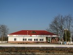 станция Добруш: Пассажирское здание со стороны путей