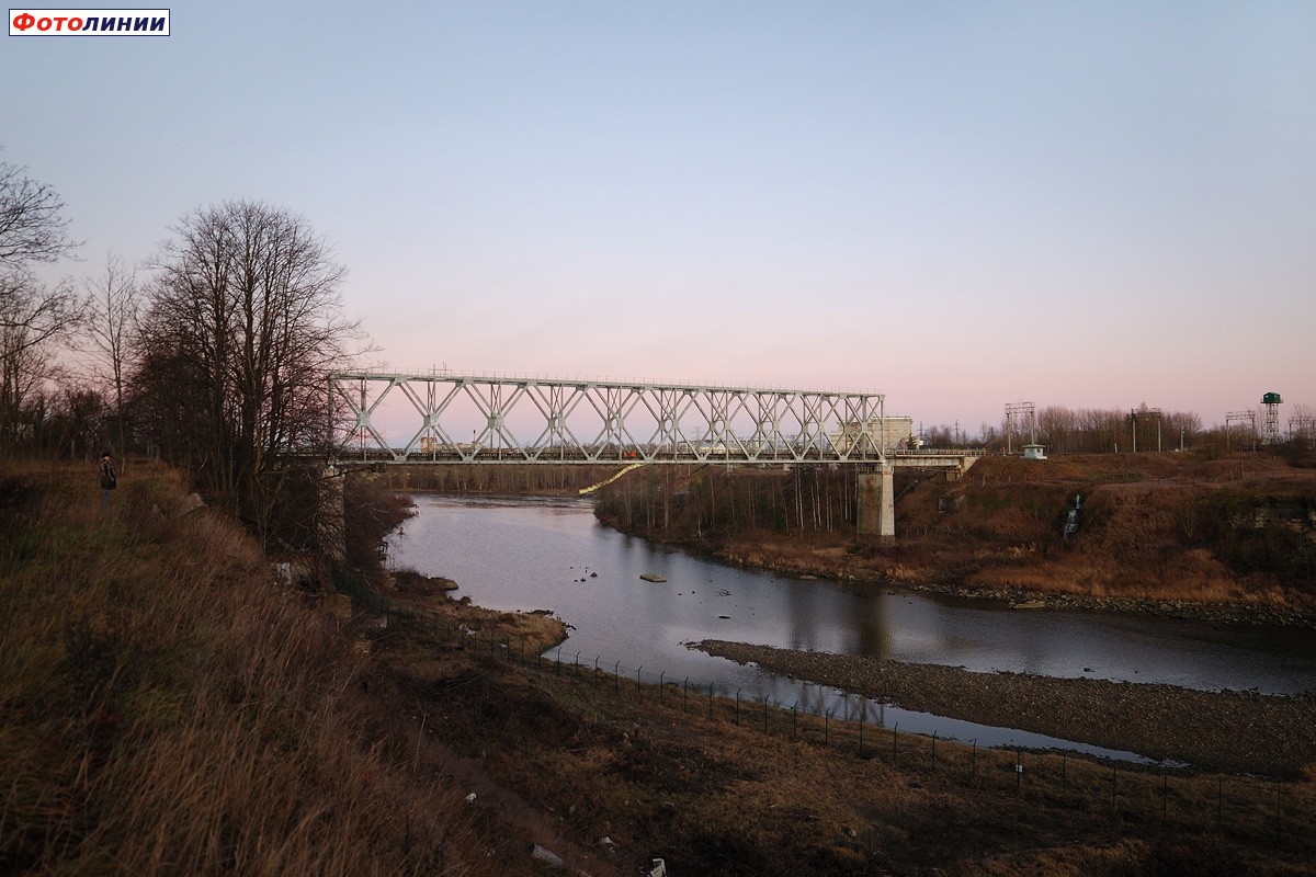 Пограничный мост через реку Нарова