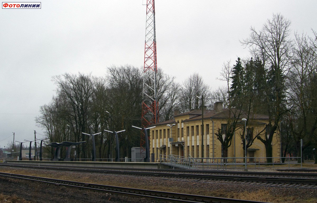 Новая платформа и вокзал