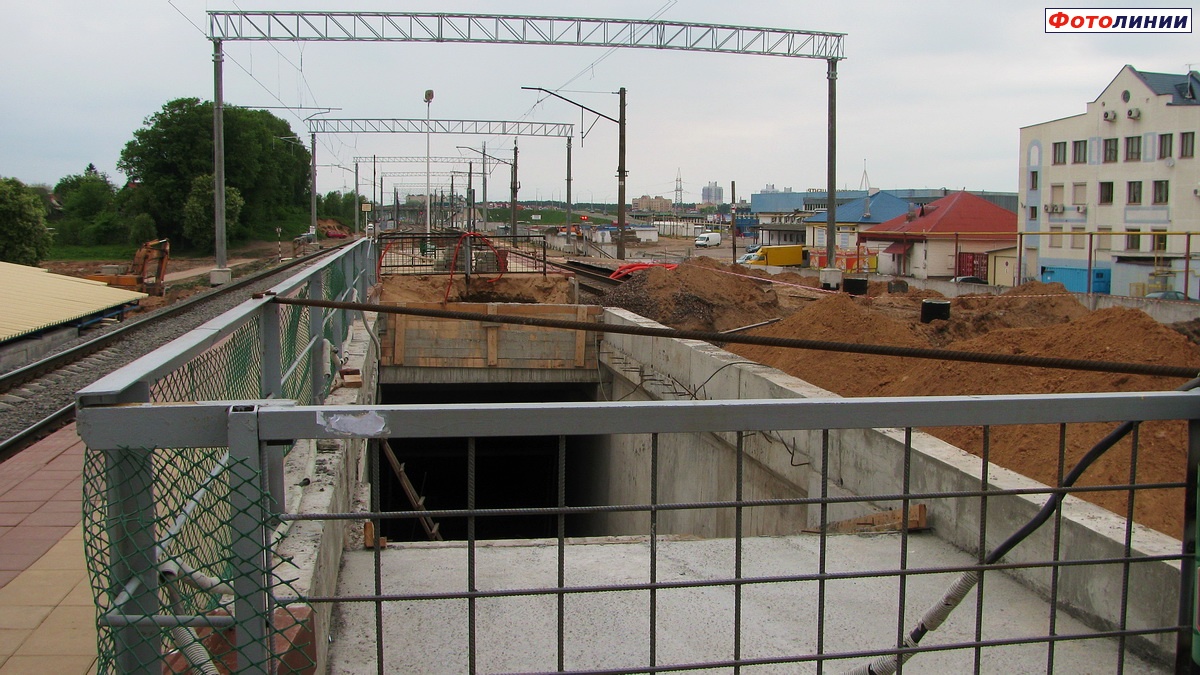 Строительство подземного перехода, вид в сторону Жданович