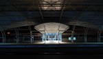 станция Ждановичи: Пассажирское здание, вид ночью