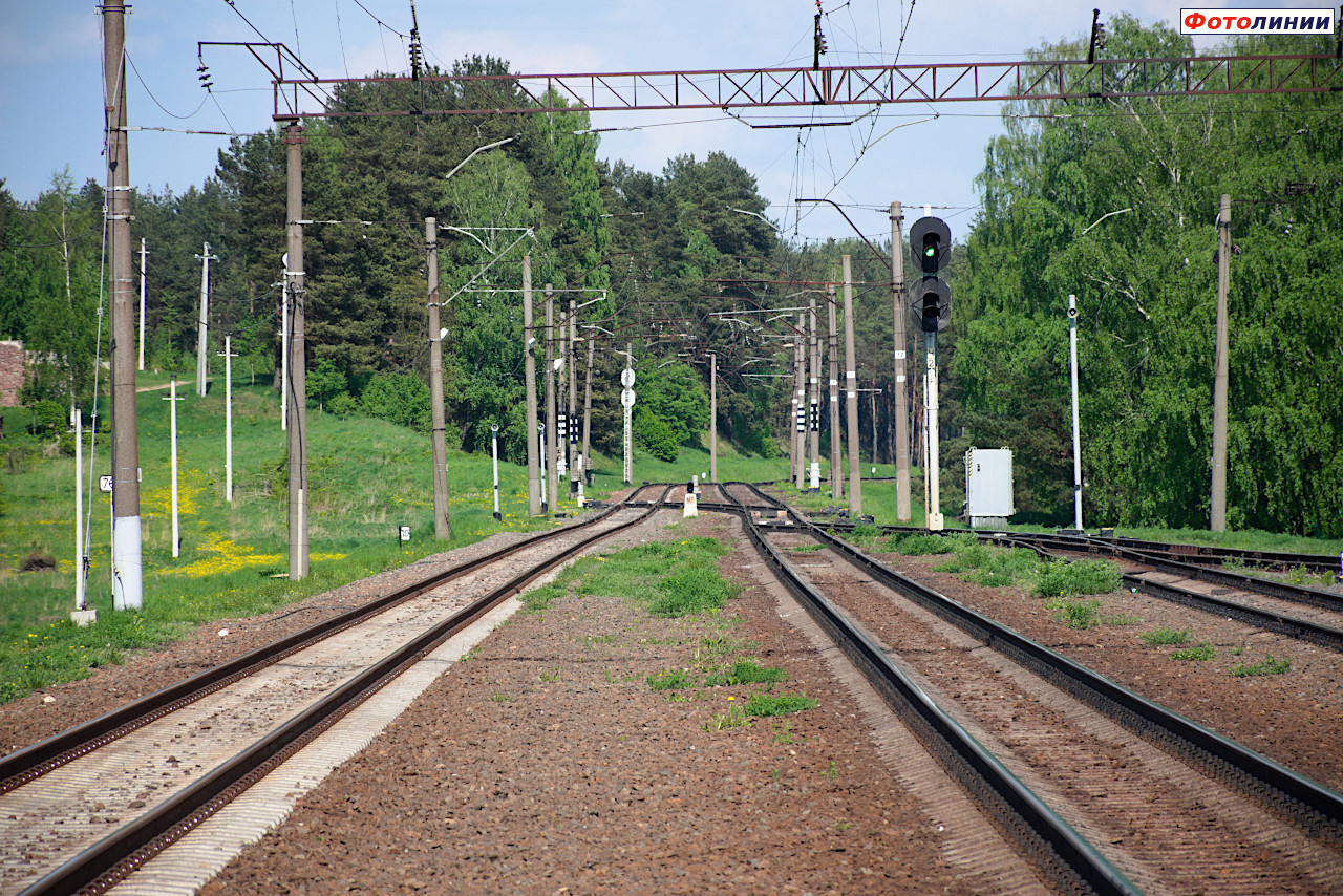 Маневроврый светофор М5 и выходной светофор Ч2, вид в сторону Минска