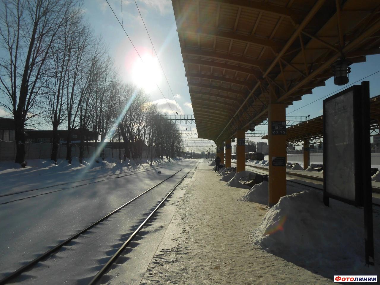 Вид со 2-й платформы в сторону Минска-Пассажирского