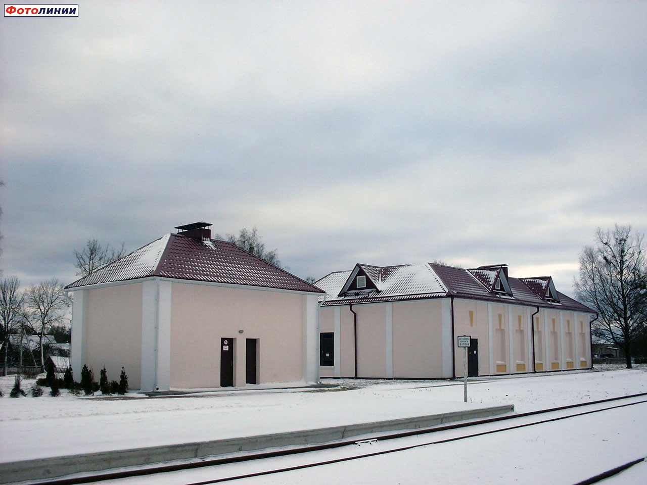 Здания на станции (зима)