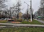 станция Бескудниково: Сохранившаяся опора контактной сети и памятный знак на бывшей соединительной ветке к ст. Лосиноостровская