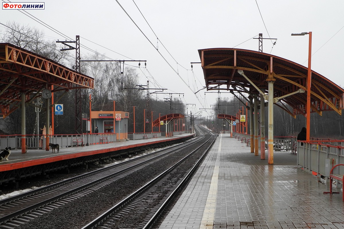 Вид со 2-й платформы в сторону Дмитрова
