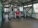 станция Болшево: Интерьер восточного турникетного павильона на второй платформе Монинского направления