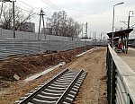 о.п. Новогиреево: Строящийся четвёртый путь у первой платформы, вид в нечётном направлении