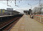 о.п. Нижегородская: Пассажирские павильоны, вид с первой платформы в нечётном направлении