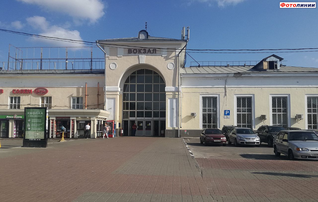Центральный вход в вокзал, вид со стороны города