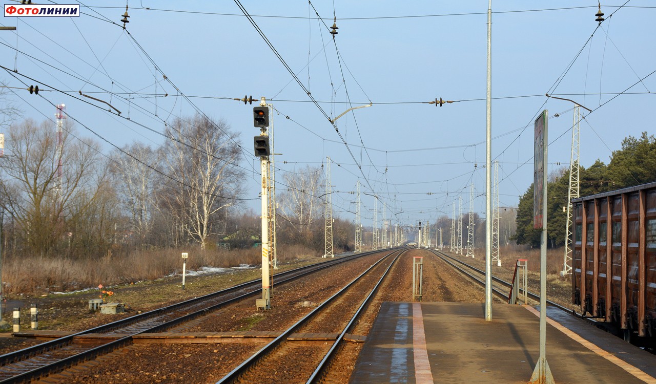Выходной светофор Н2 (вид в сторону Москвы)