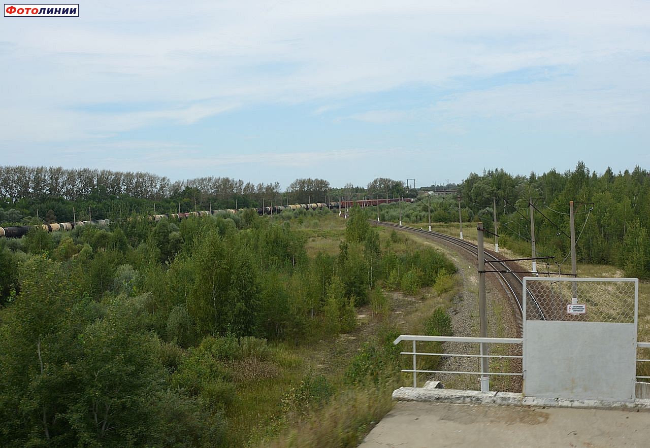 Пересечение северной колеи линии на ст. Узуново с восточной колеёй линии на Воскресенск, вид в нечётном направлении