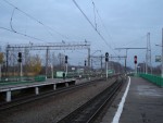 станция Гжель: Чётные выходные светофоры в нечётной горловине. Вид с 1-й платформы в направлении Казани